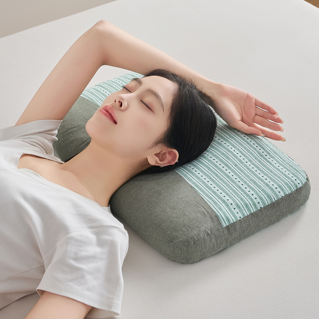 91家纺网 家纺一手货源 找家纺 乐可 2026新款彩条双拼枕荞麦枕香丸枕枕头枕芯 彩条双拼枕-香丸款-绿