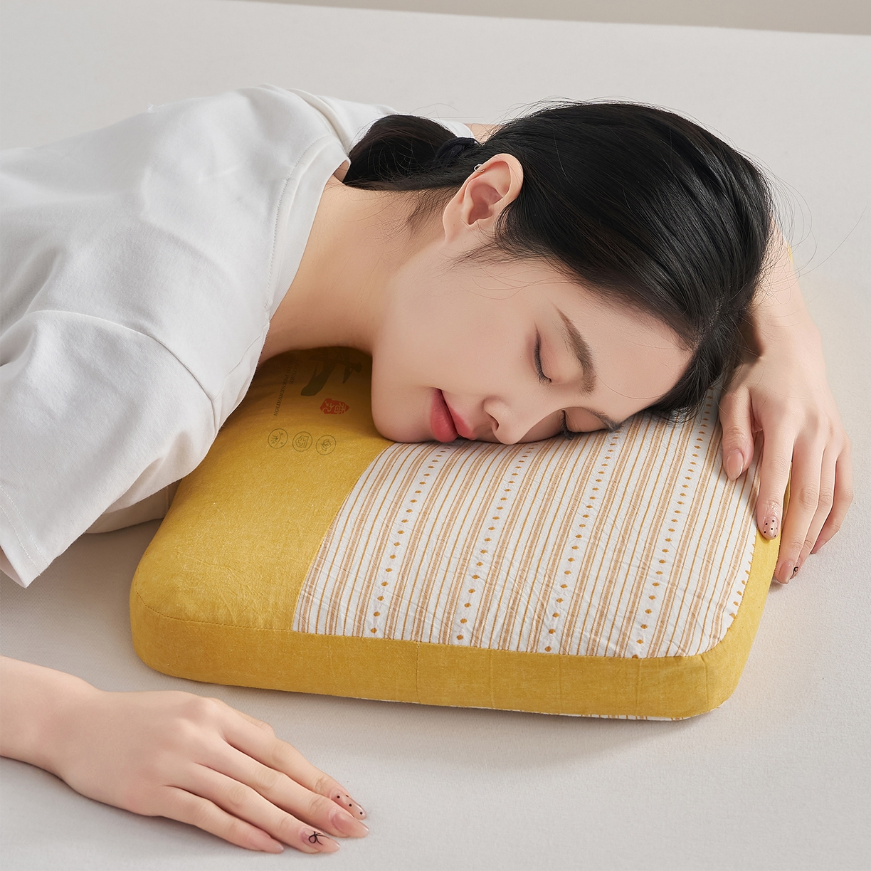 91家纺网 家纺一手货源 找家纺 乐可 2026新款彩条双拼枕荞麦枕香丸枕枕头枕芯 彩条双拼枕-荞麦款-黄