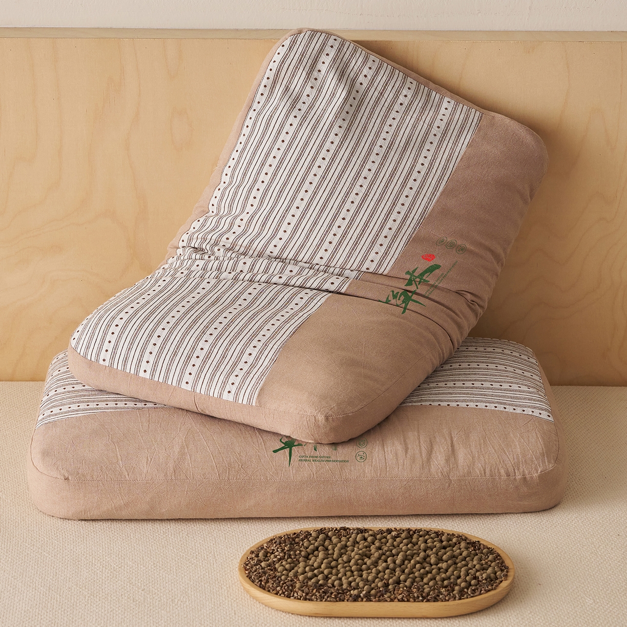 91家纺网 家纺一手货源 找家纺 乐可 2026新款彩条双拼枕荞麦枕香丸枕枕头枕芯 彩条双拼枕-香丸款-棕