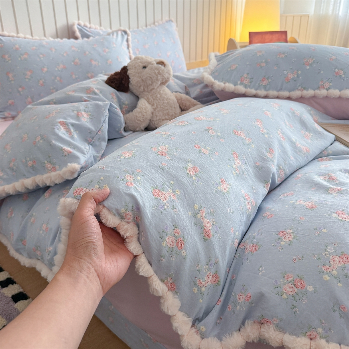 91家纺网 家纺一手货源 找家纺 （总）吾欢心 2026春夏新款古法水洗仿棉毛球花边款四件套