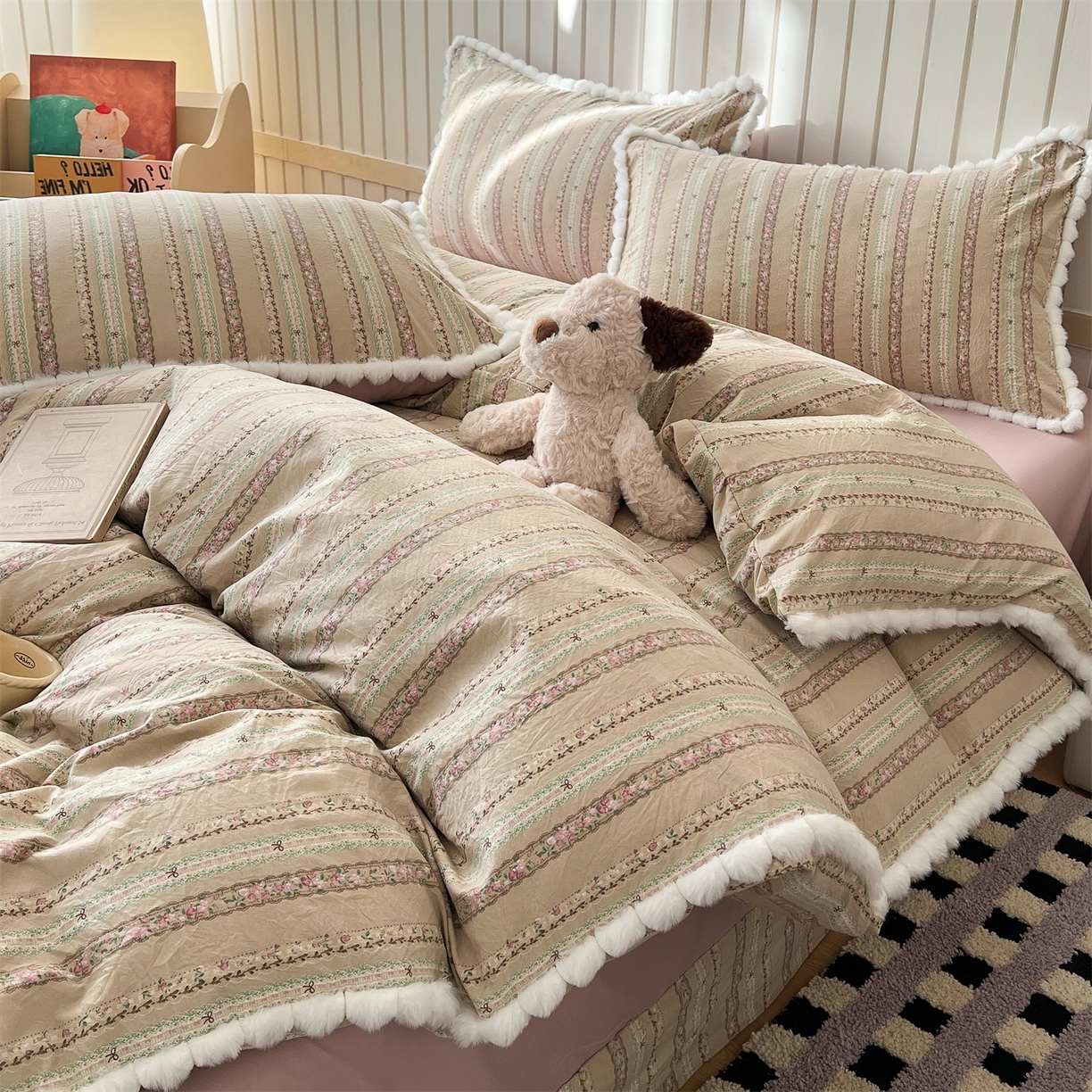 91家纺网 家纺一手货源 找家纺 （总）吾欢心 2026春夏新款古法水洗仿棉毛球花边款四件套