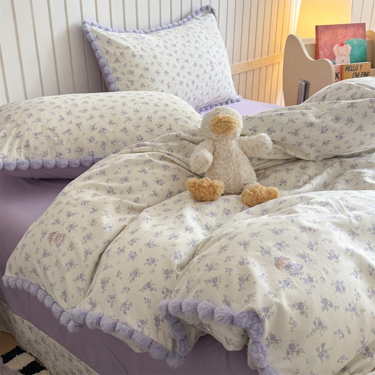 91家纺网 家纺一手货源 找家纺 吾欢心 2026春夏新款古法水洗仿棉毛球花边款四件套 丛林小兔