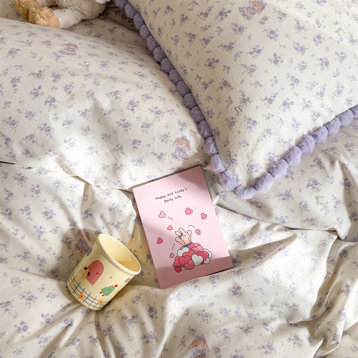 91家纺网 家纺一手货源 找家纺 吾欢心 2026春夏新款古法水洗仿棉毛球花边款四件套 丛林小兔