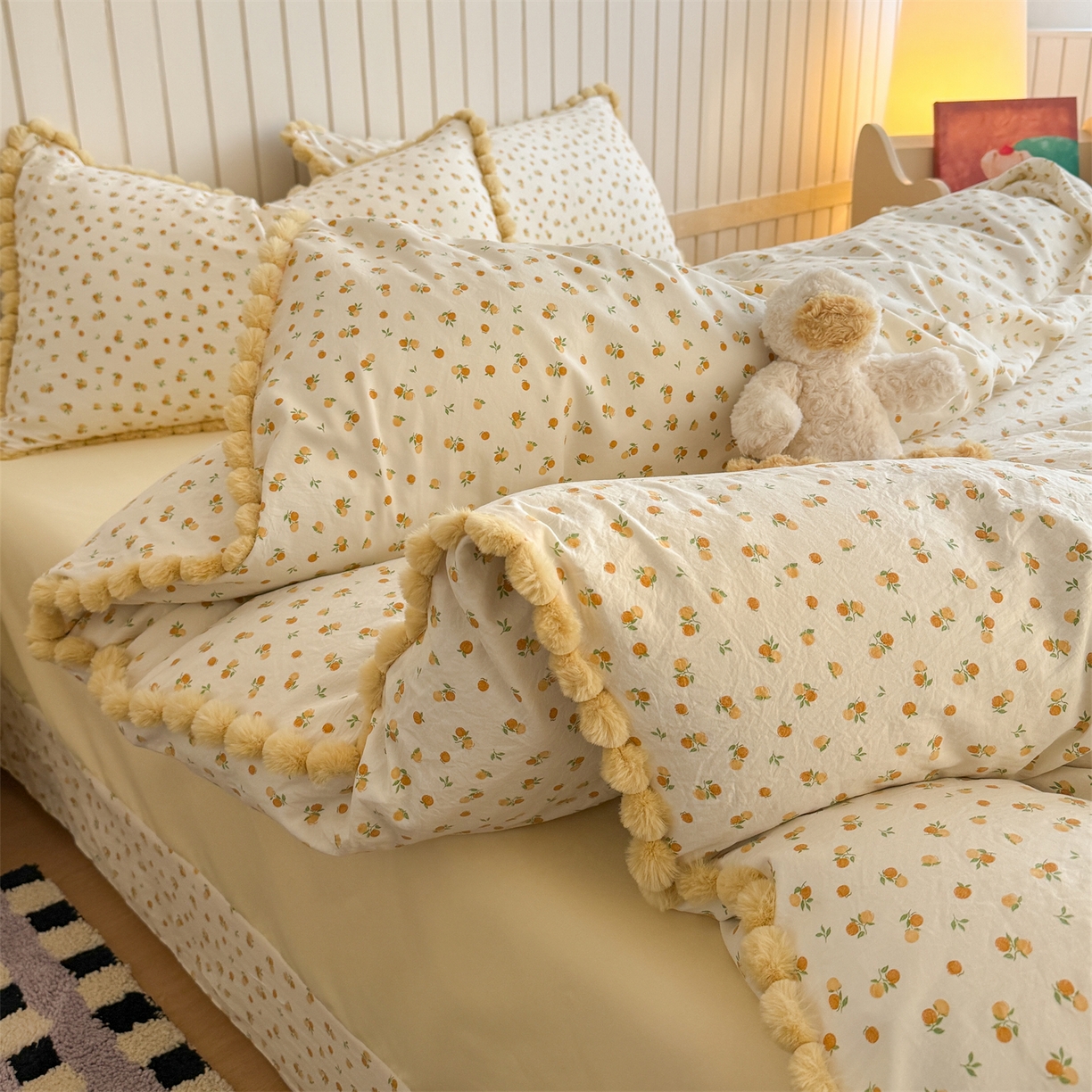 91家纺网 家纺一手货源 找家纺 吾欢心 2026春夏新款古法水洗仿棉毛球花边款四件套 小橘子