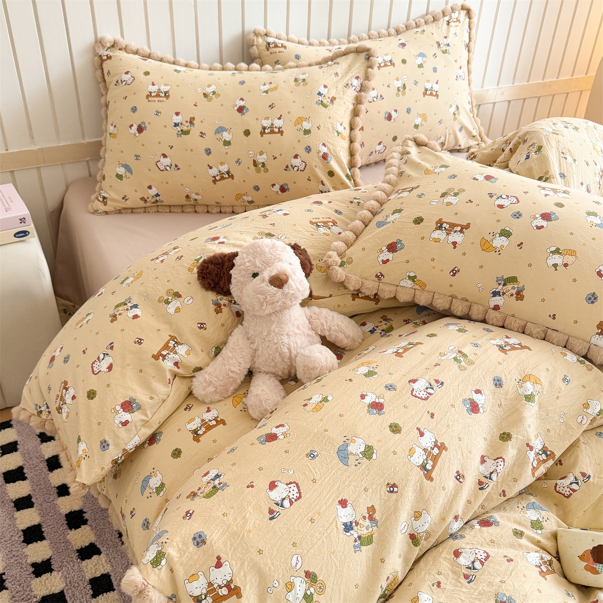 91家纺网 家纺一手货源 找家纺 吾欢心 2026春夏新款古法水洗仿棉毛球花边款四件套 猫猫乐园