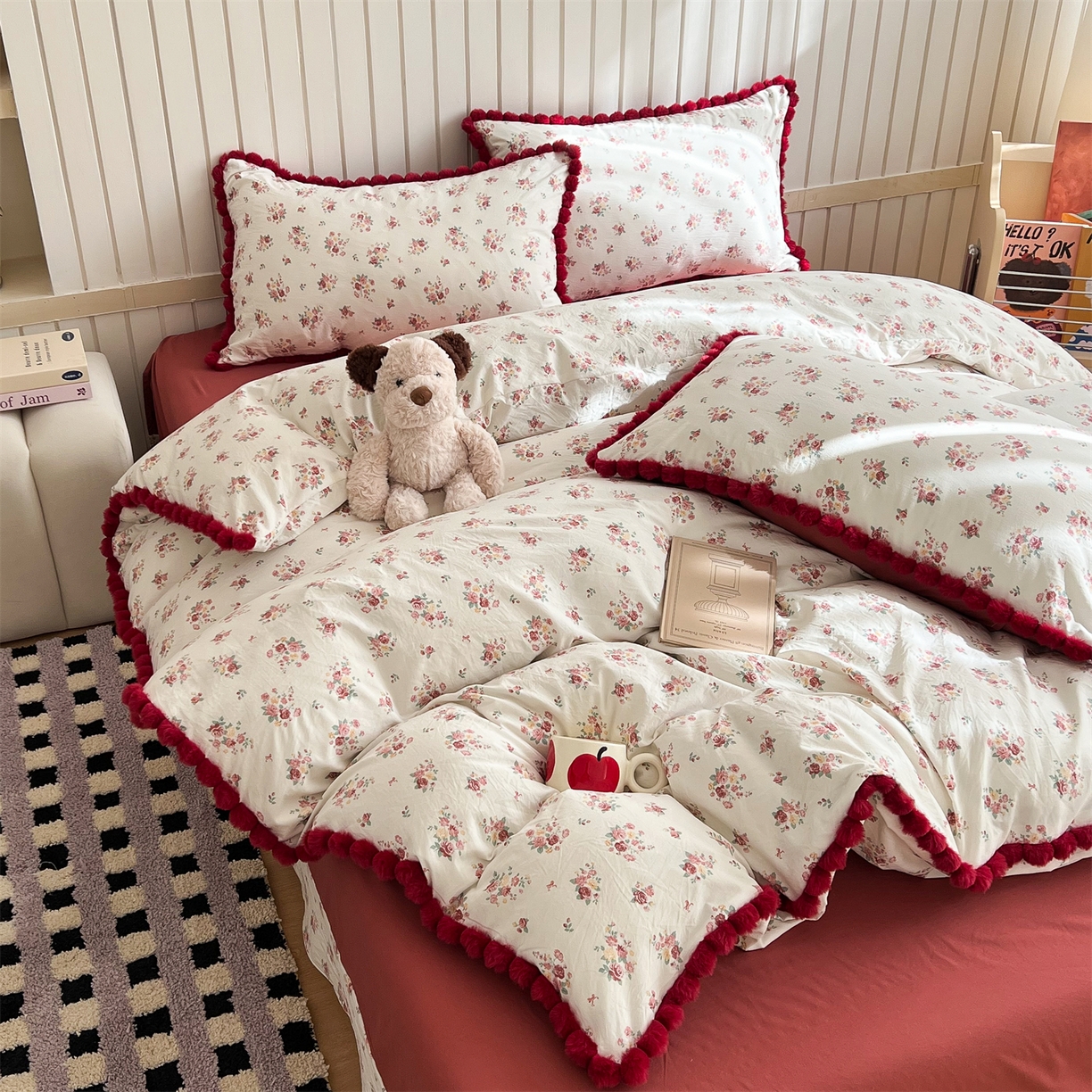 91家纺网 家纺一手货源 找家纺 吾欢心 2026春夏新款古法水洗仿棉毛球花边款四件套 花颜悦色