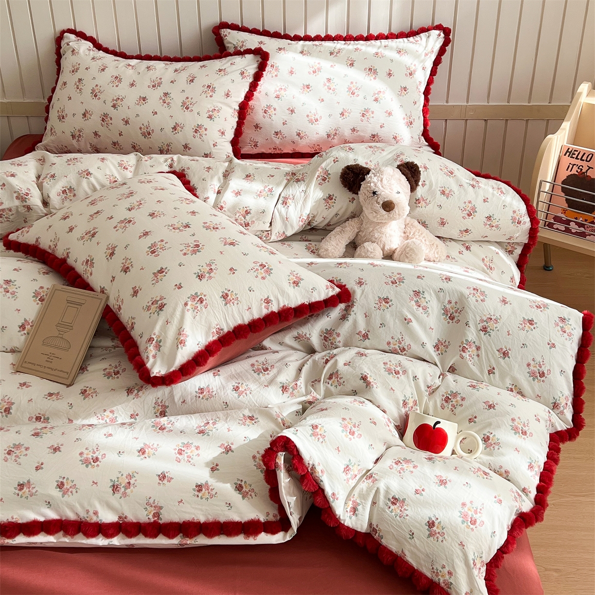 91家纺网 家纺一手货源 找家纺 吾欢心 2026春夏新款古法水洗仿棉毛球花边款四件套 花颜悦色