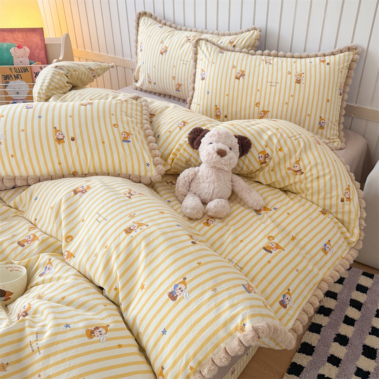 91家纺网 家纺一手货源 找家纺 吾欢心 2026春夏新款古法水洗仿棉毛球花边款四件套 萌星人