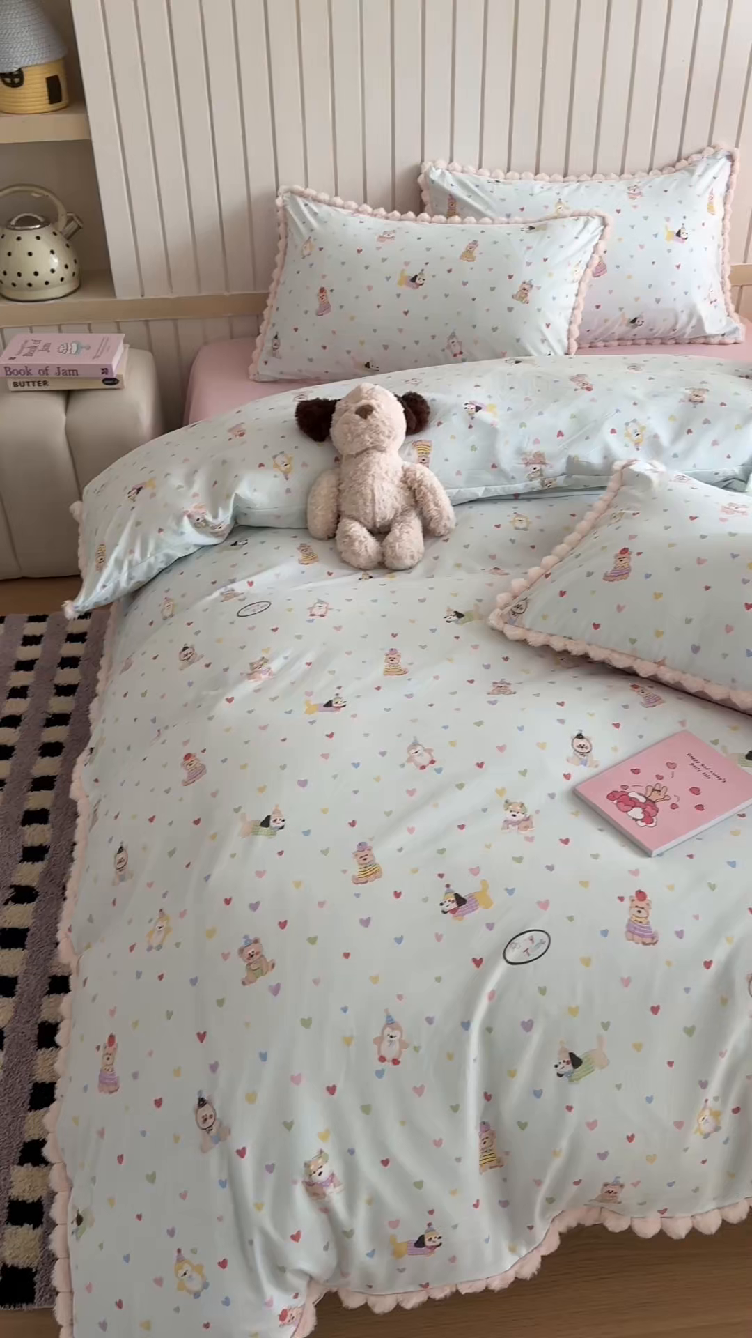 91家纺网 家纺一手货源 找家纺 吾欢心 2026春夏新款古法水洗仿棉毛球花边款四件套 甜心宝贝