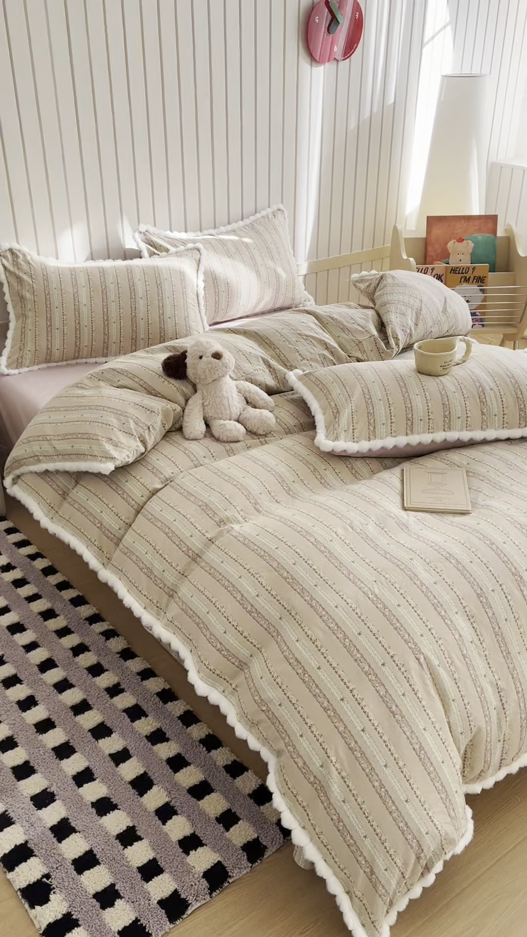 91家纺网 家纺一手货源 找家纺 吾欢心 2026春夏新款古法水洗仿棉毛球花边款四件套 椿屿