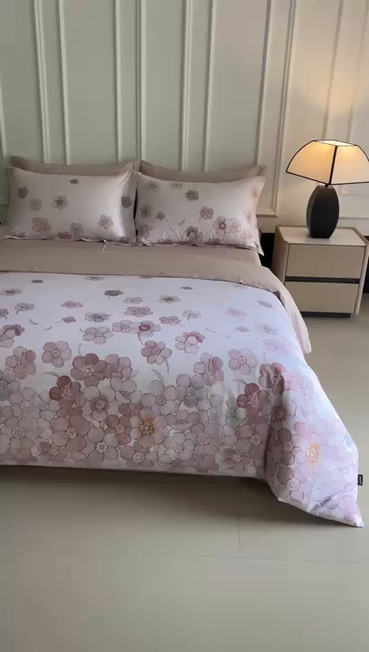 91家纺网 家纺一手货源 找家纺 洺兰家居 2025新款100支全棉新疆棉数码印花四件套长绒棉贴边床单床笠床上用品套件-专版（控价标准235加大255床笠245）春花烂漫-粉