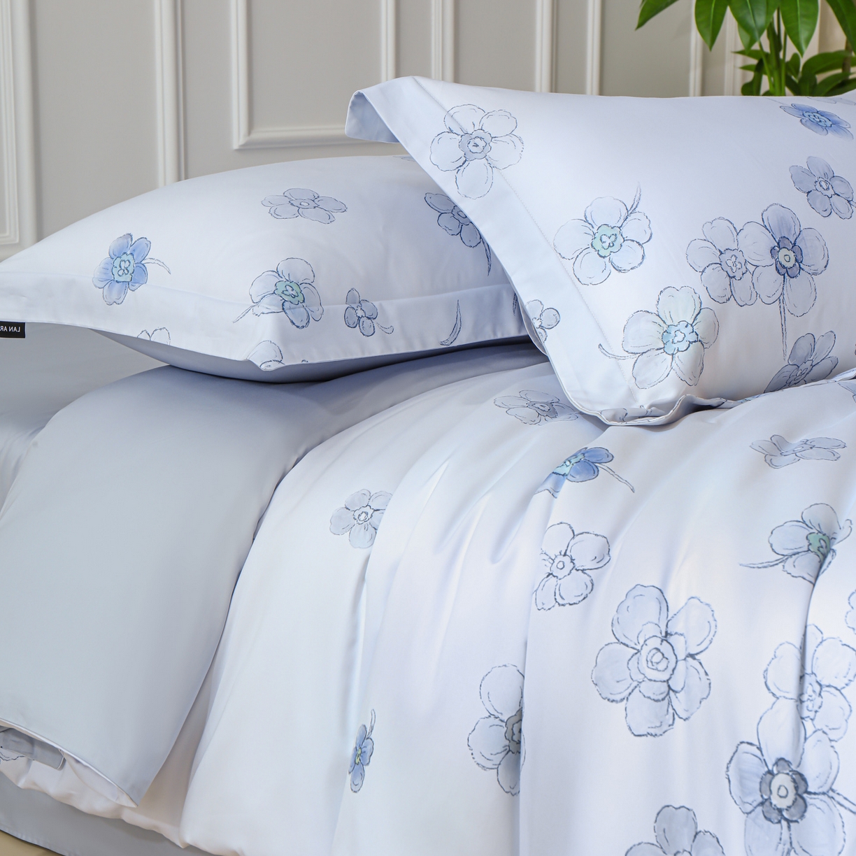 91家纺网 家纺一手货源 找家纺 洺兰家居 2025新款100支全棉新疆棉数码印花四件套长绒棉贴边床单床笠床上用品套件-专版（控价标准235加大255床笠245）春花烂漫-蓝