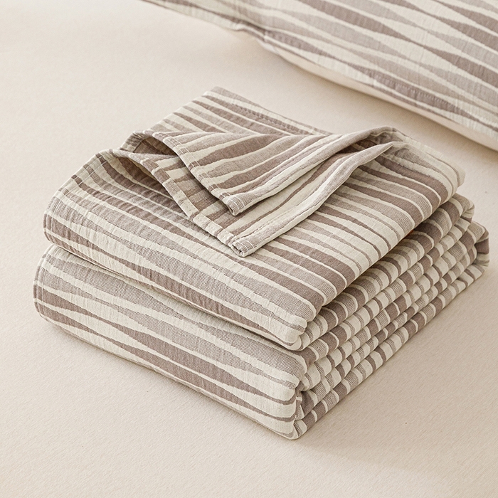 91家纺网 家纺一手货源 找家纺 （总）悦然毛巾被 2026新款条纹全棉纯棉色织三层纱毛巾被休闲盖毯毯子