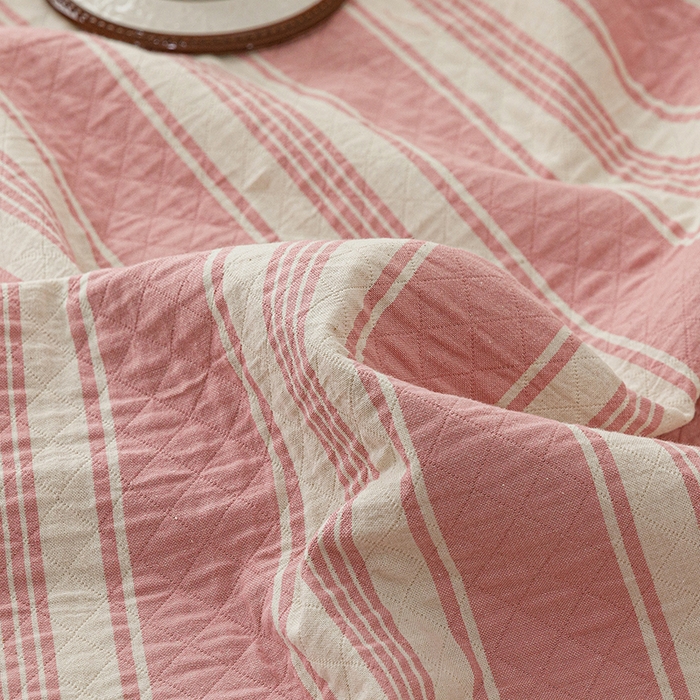 91家纺网 家纺一手货源 找家纺 悦然毛巾被 2026新款条纹全棉纯棉色织三层纱毛巾被休闲盖毯毯子 闲夏粉