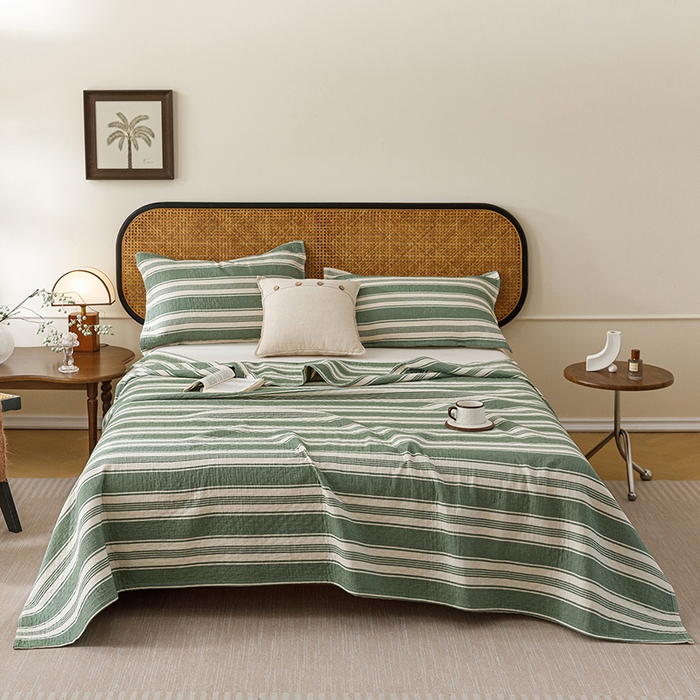 91家纺网 家纺一手货源 找家纺 悦然毛巾被 2026新款条纹全棉纯棉色织三层纱毛巾被休闲盖毯毯子 闲夏绿