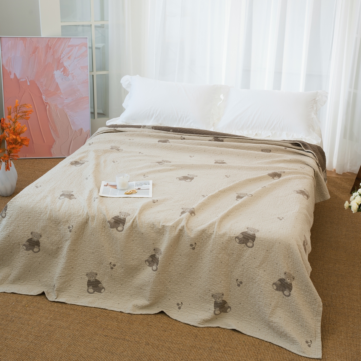 91家纺网 家纺一手货源 找家纺 松色家居 2026新款全棉多层纱的全棉色织提花床盖 奶咖熊崽