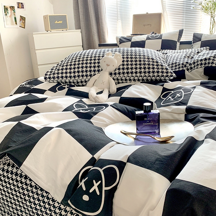 91家纺网 家纺一手货源 找家纺 朵希曼 2026新款全棉北欧黑白极简系列四件套 棋盘格小熊