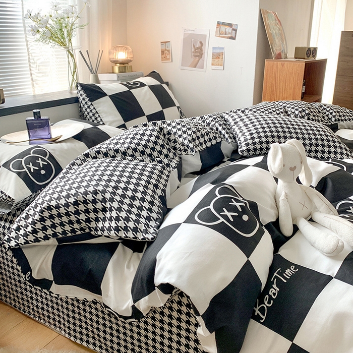 91家纺网 家纺一手货源 找家纺 朵希曼 2026新款全棉北欧黑白极简系列四件套 棋盘格小熊