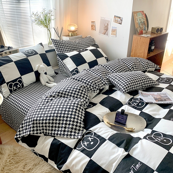 91家纺网 家纺一手货源 找家纺 朵希曼 2026新款全棉北欧黑白极简系列四件套 棋盘格小熊