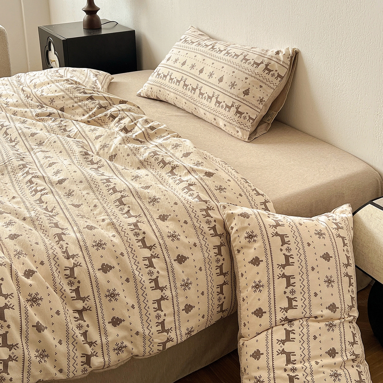 91家纺网 家纺一手货源 找家纺 （总）仟网汇 2026新款高克重加厚色织提花系列四件套小布袋包装