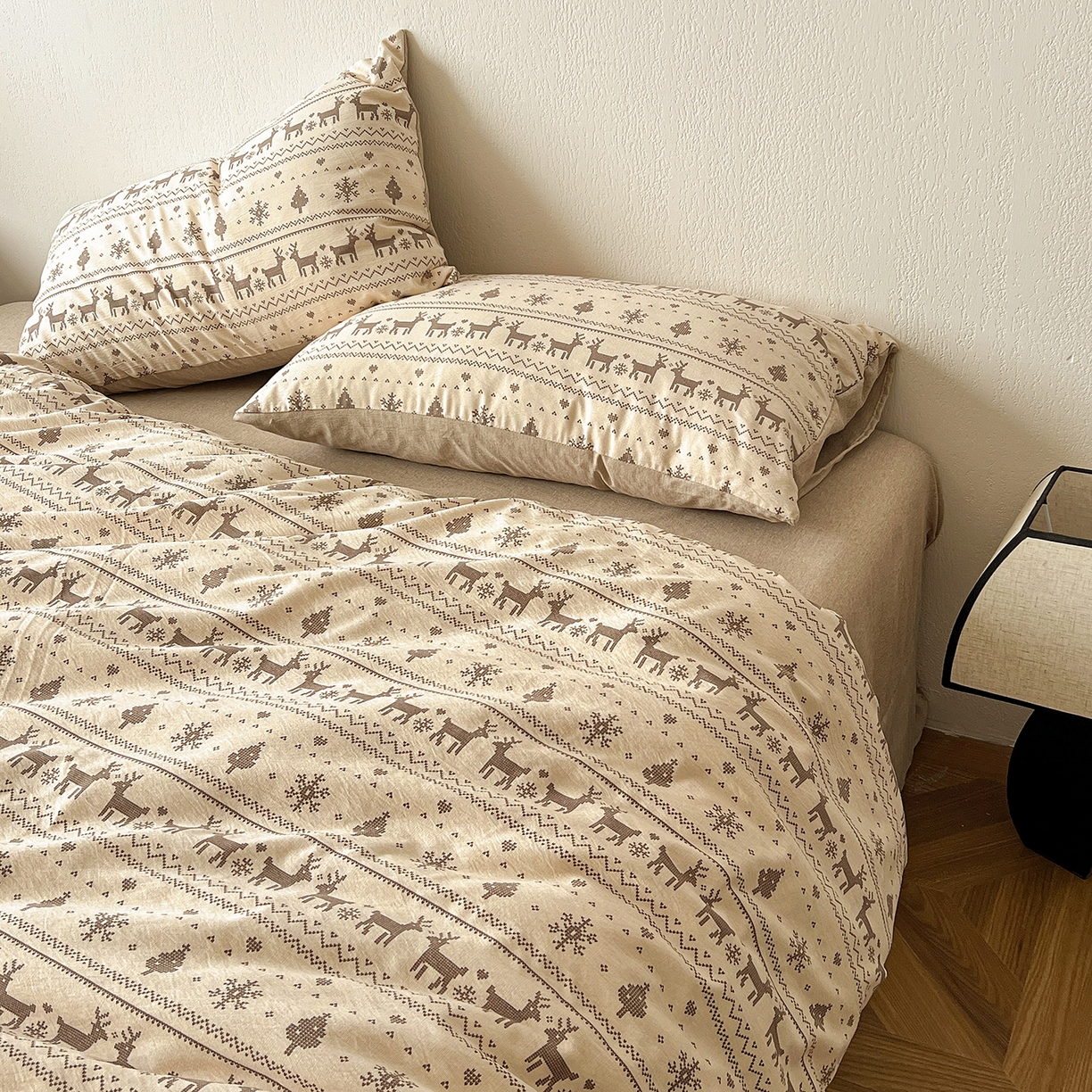 91家纺网 家纺一手货源 找家纺 仟网汇 2026新款高克重加厚色织提花系列四件套小布袋包装 北欧童话