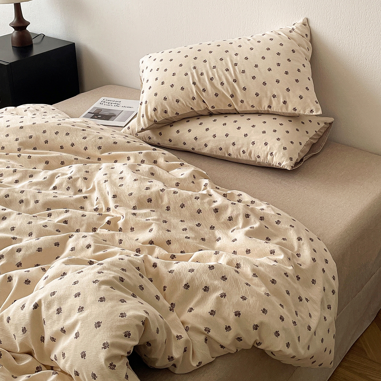 91家纺网 家纺一手货源 找家纺 仟网汇 2026新款高克重加厚色织提花系列四件套小布袋包装 复古小花