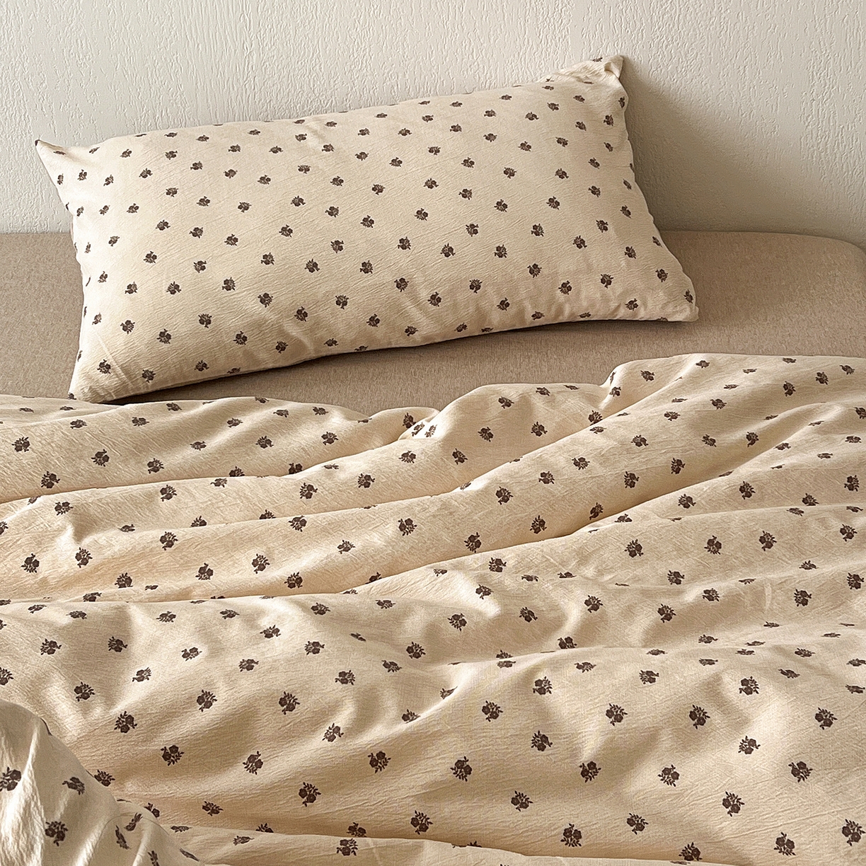 91家纺网 家纺一手货源 找家纺 仟网汇 2026新款高克重加厚色织提花系列四件套小布袋包装 复古小花