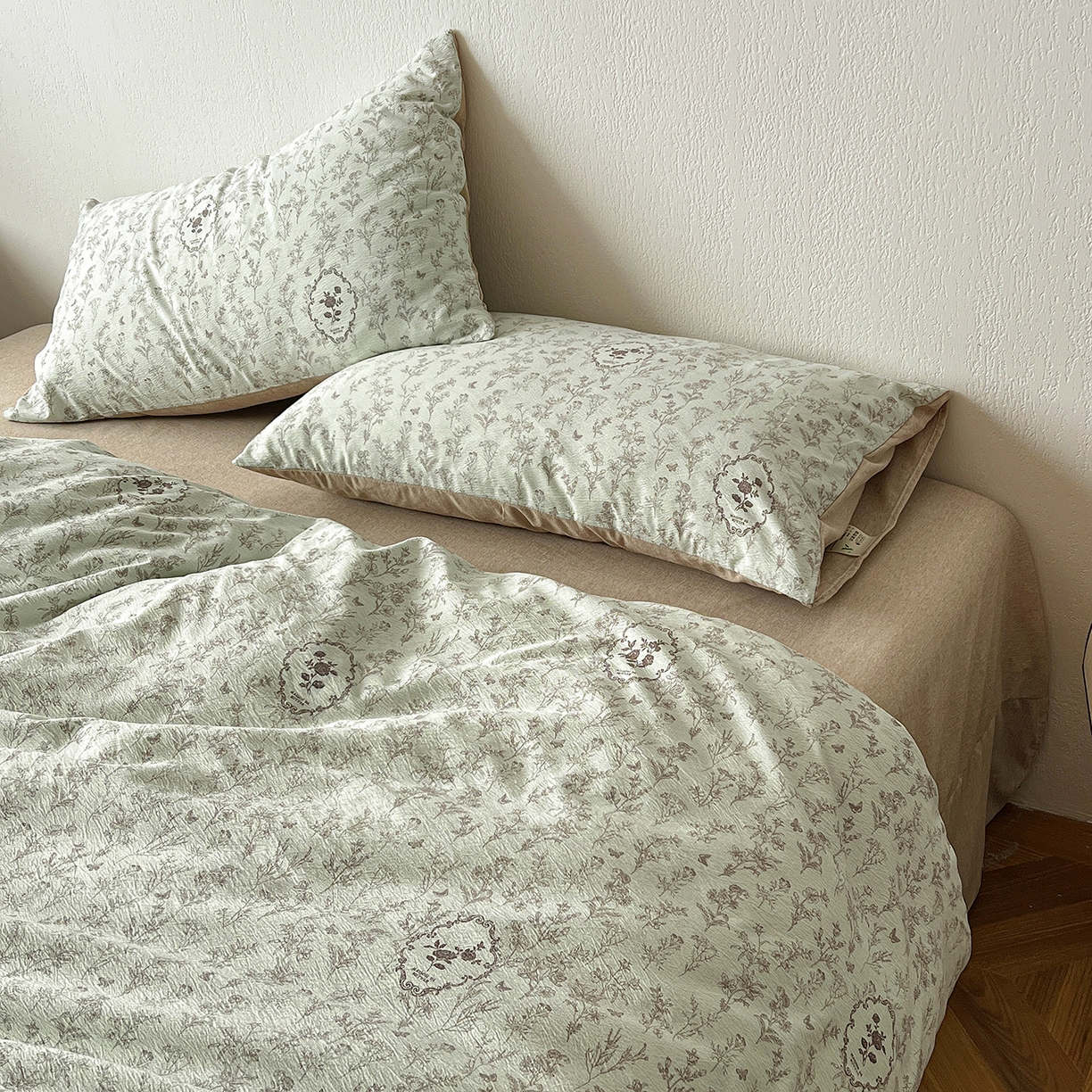 91家纺网 家纺一手货源 找家纺 仟网汇 2026新款高克重加厚色织提花系列四件套小布袋包装 岚影