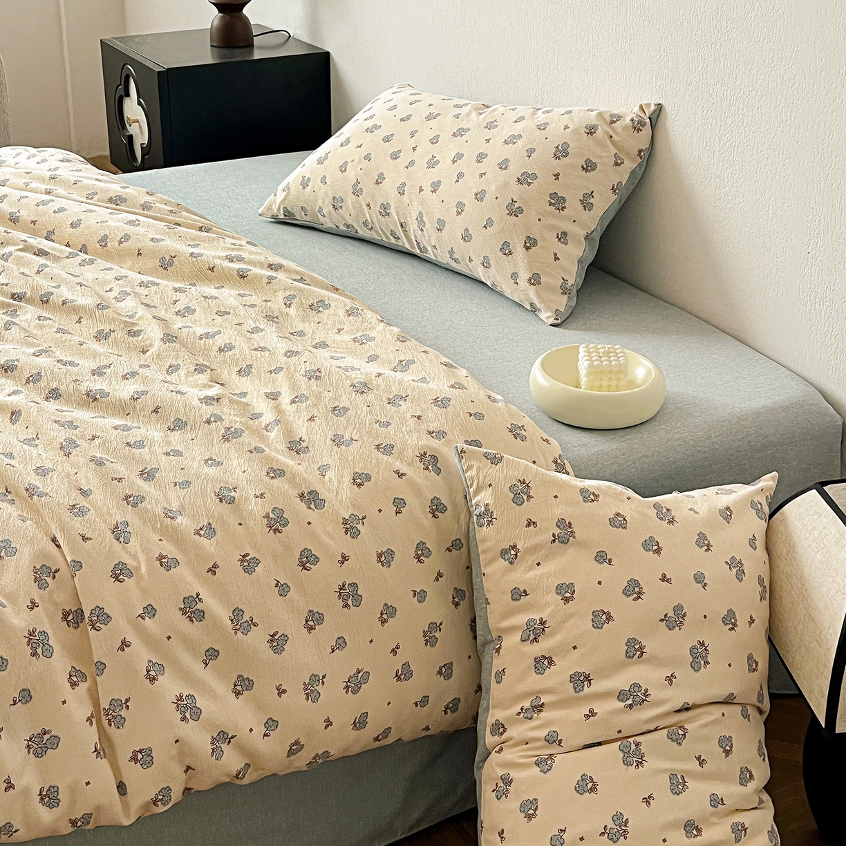 91家纺网 家纺一手货源 找家纺 仟网汇 2026新款高克重加厚色织提花系列四件套小布袋包装 铃兰