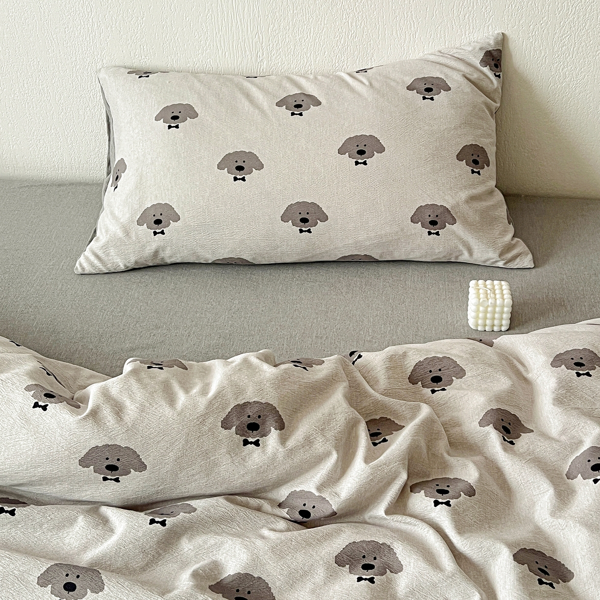 91家纺网 家纺一手货源 找家纺 仟网汇 2026新款高克重加厚色织提花系列四件套小布袋包装 萌萌狗