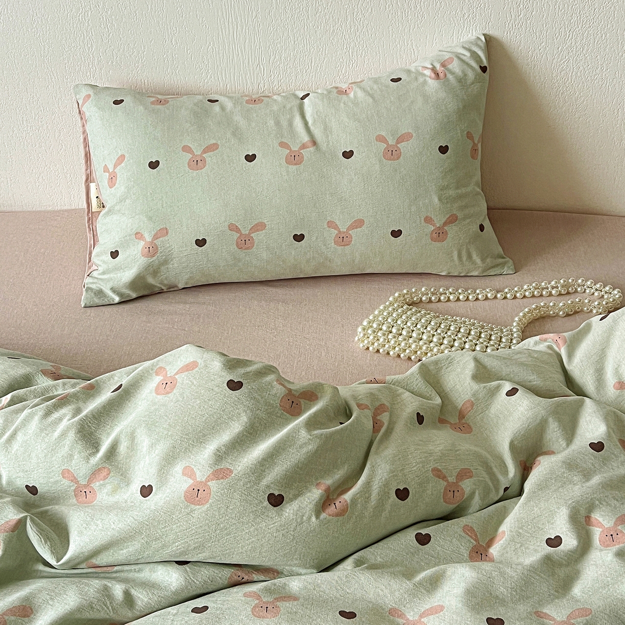 91家纺网 家纺一手货源 找家纺 仟网汇 2026新款高克重加厚色织提花系列四件套小布袋包装 萌萌兔