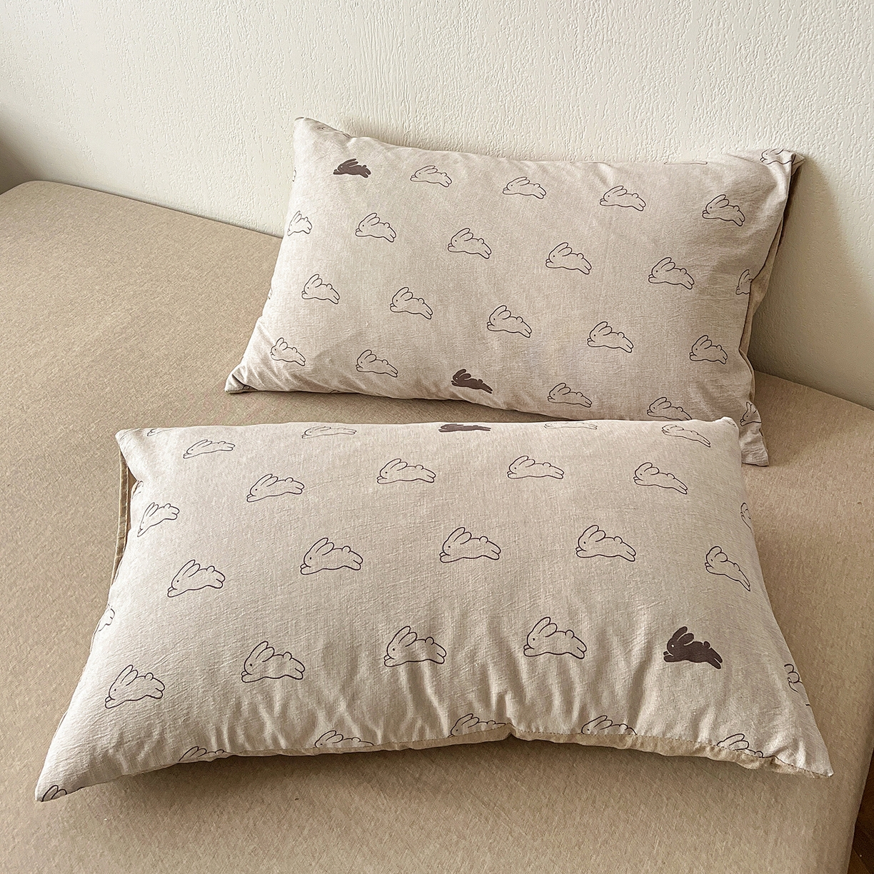 91家纺网 家纺一手货源 找家纺 仟网汇 2026新款高克重加厚色织提花系列四件套小布袋包装 蘑菇兔-咖