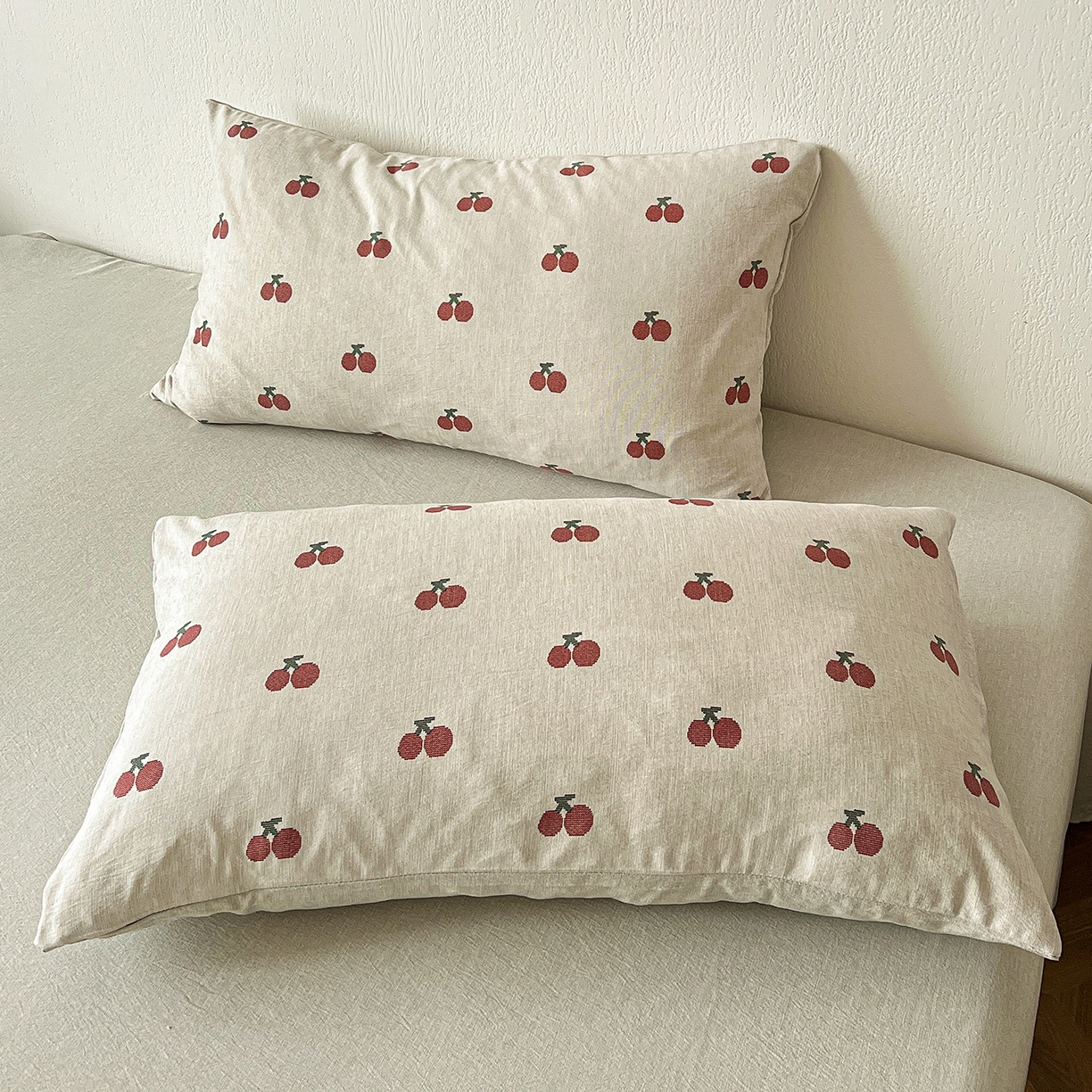 91家纺网 家纺一手货源 找家纺 仟网汇 2026新款高克重加厚色织提花系列四件套小布袋包装 小樱桃