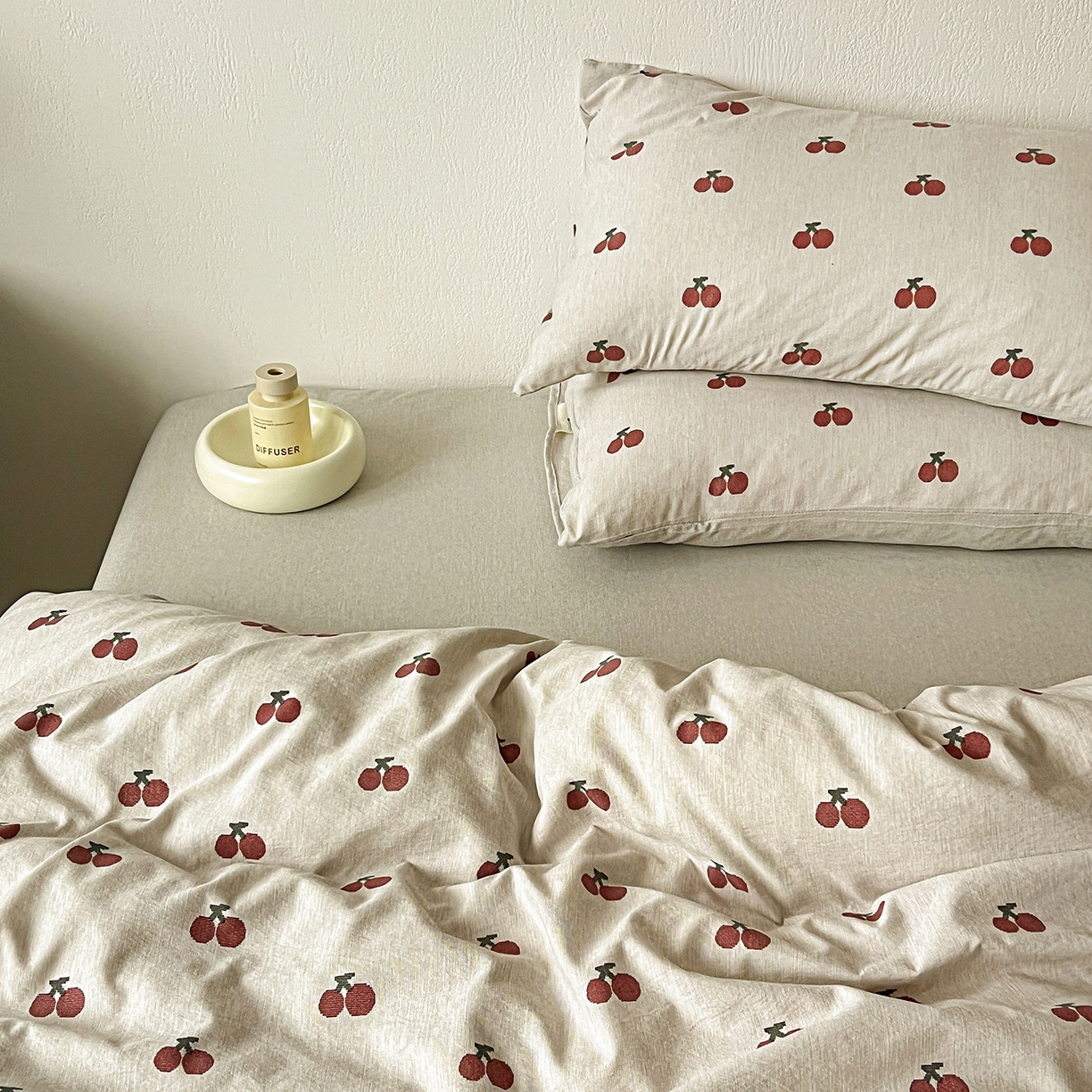 91家纺网 家纺一手货源 找家纺 仟网汇 2026新款高克重加厚色织提花系列四件套小布袋包装 小樱桃