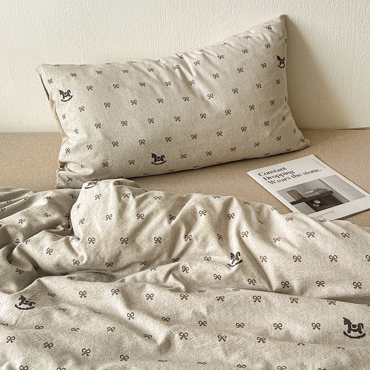 91家纺网 家纺一手货源 找家纺 仟网汇 2026新款高克重加厚色织提花系列四件套小布袋包装 摇摇马