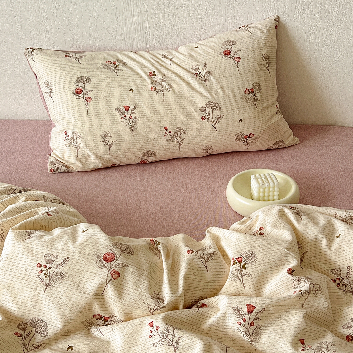 91家纺网 家纺一手货源 找家纺 仟网汇 2026新款高克重加厚色织提花系列四件套小布袋包装 野蔷薇