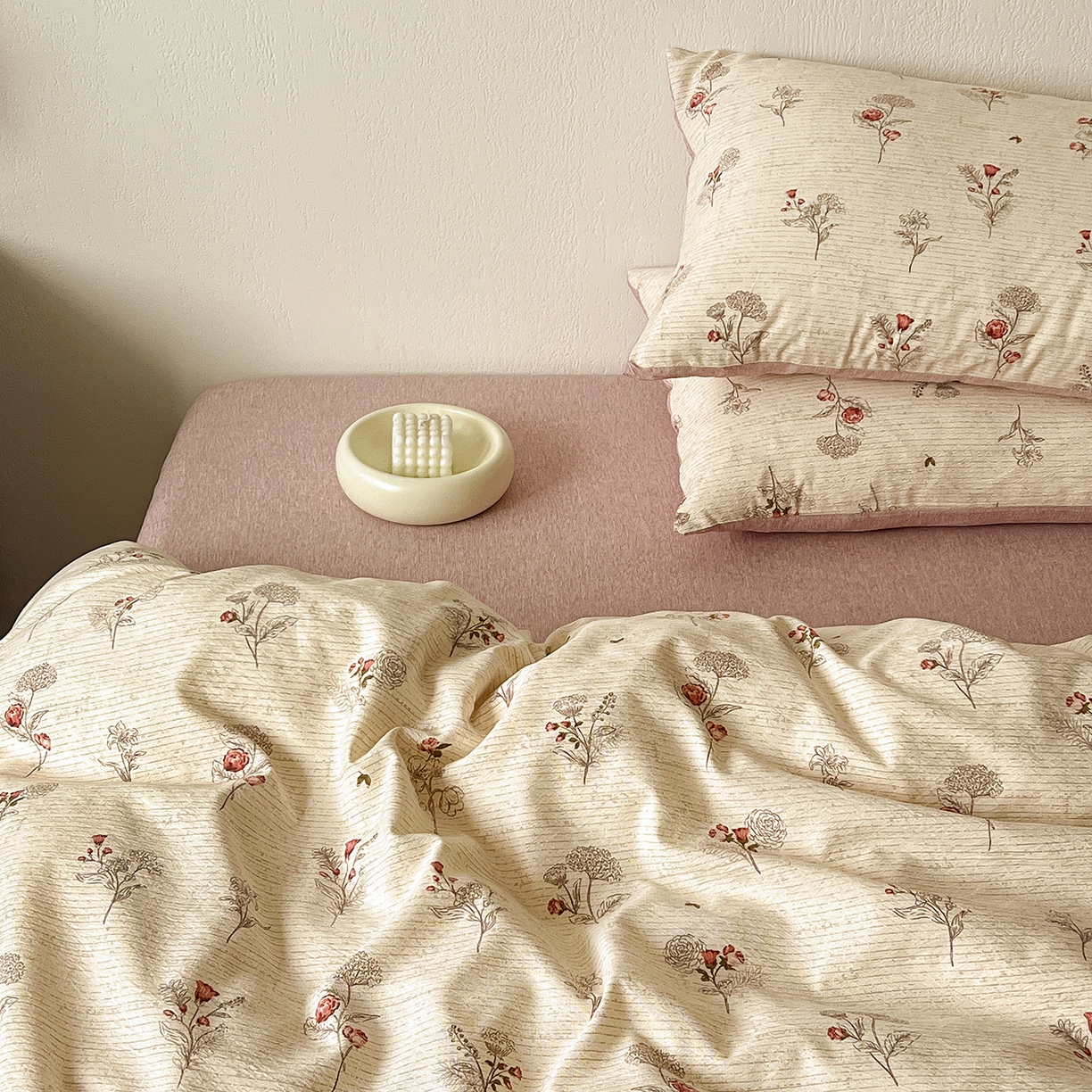 91家纺网 家纺一手货源 找家纺 仟网汇 2026新款高克重加厚色织提花系列四件套小布袋包装 野蔷薇