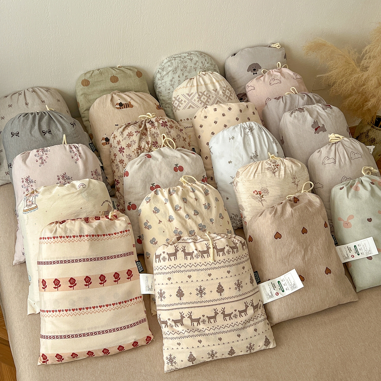 91家纺网 家纺一手货源 找家纺 仟网汇 2026新款高克重加厚色织提花系列四件套小布袋包装 组合图