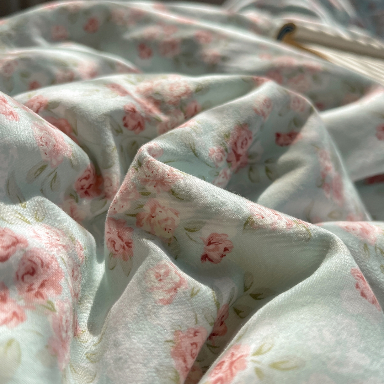 91家纺网 家纺一手货源 找家纺 （总）花漾家居 2025新款小红书爆款小清新全棉纯棉刺绣小花边古法仿棉水洗棉四件套