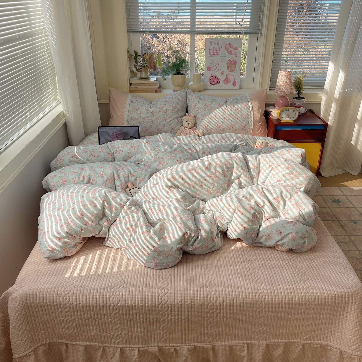 91家纺网 家纺一手货源 找家纺 （总）花漾家居 2025新款小红书爆款小清新全棉纯棉刺绣小花边古法仿棉水洗棉四件套