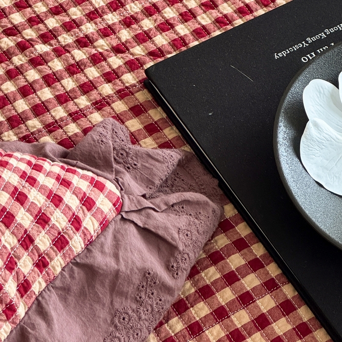 91家纺网 家纺一手货源 找家纺 床盖工厂店 2025新款双面全棉纯棉填充棉花花边款床盖三件套芸素 芸素-红