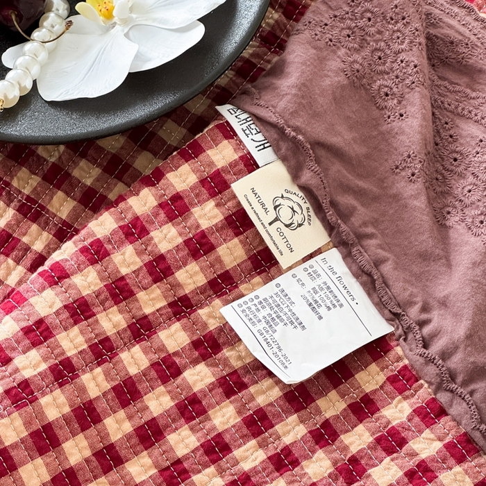 91家纺网 家纺一手货源 找家纺 床盖工厂店 2025新款双面全棉纯棉填充棉花花边款床盖三件套芸素 芸素-红