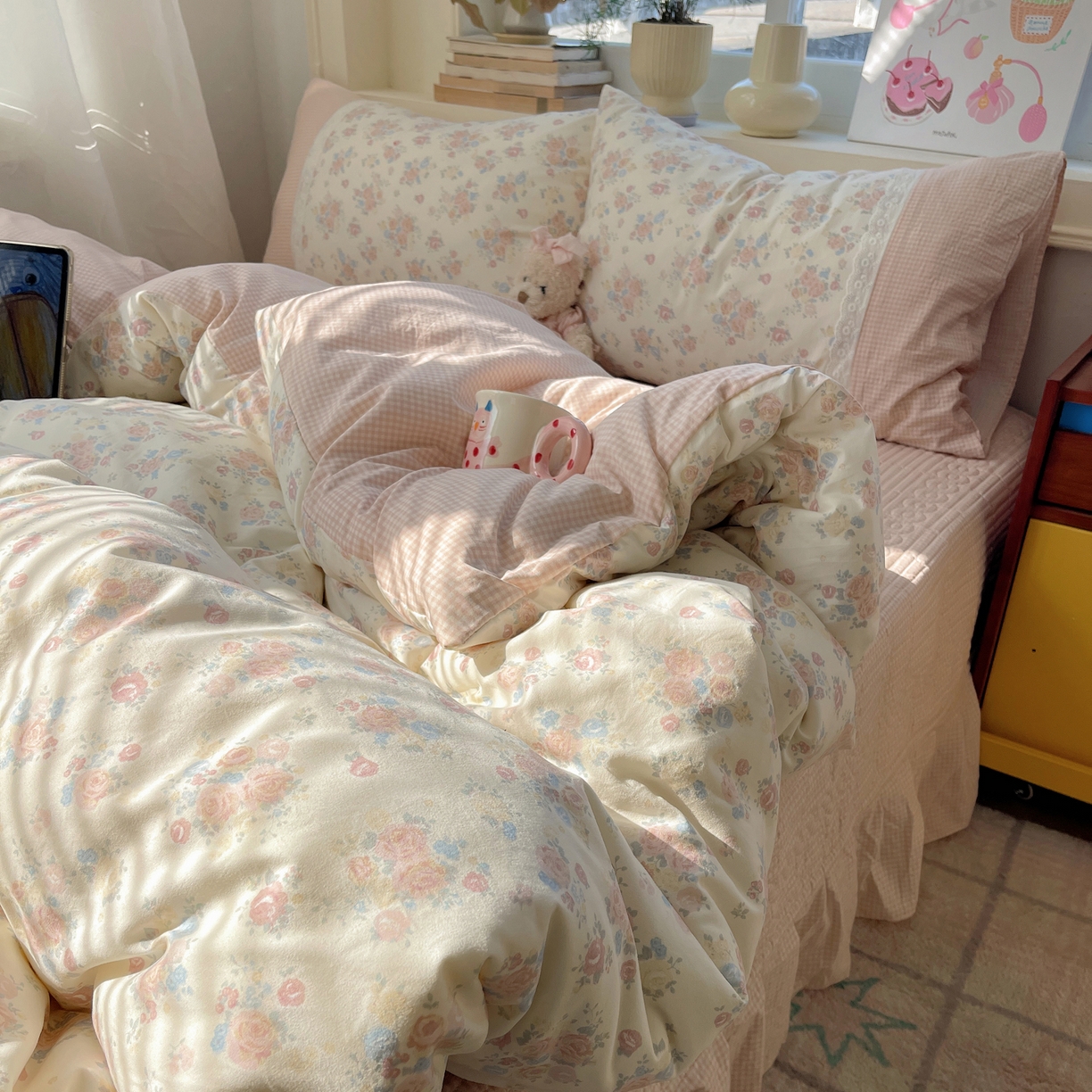 91家纺网 家纺一手货源 找家纺 花漾家居 2025新款小红书爆款小清新全棉纯棉刺绣小花边古法仿棉水洗棉四件套 花田初夏