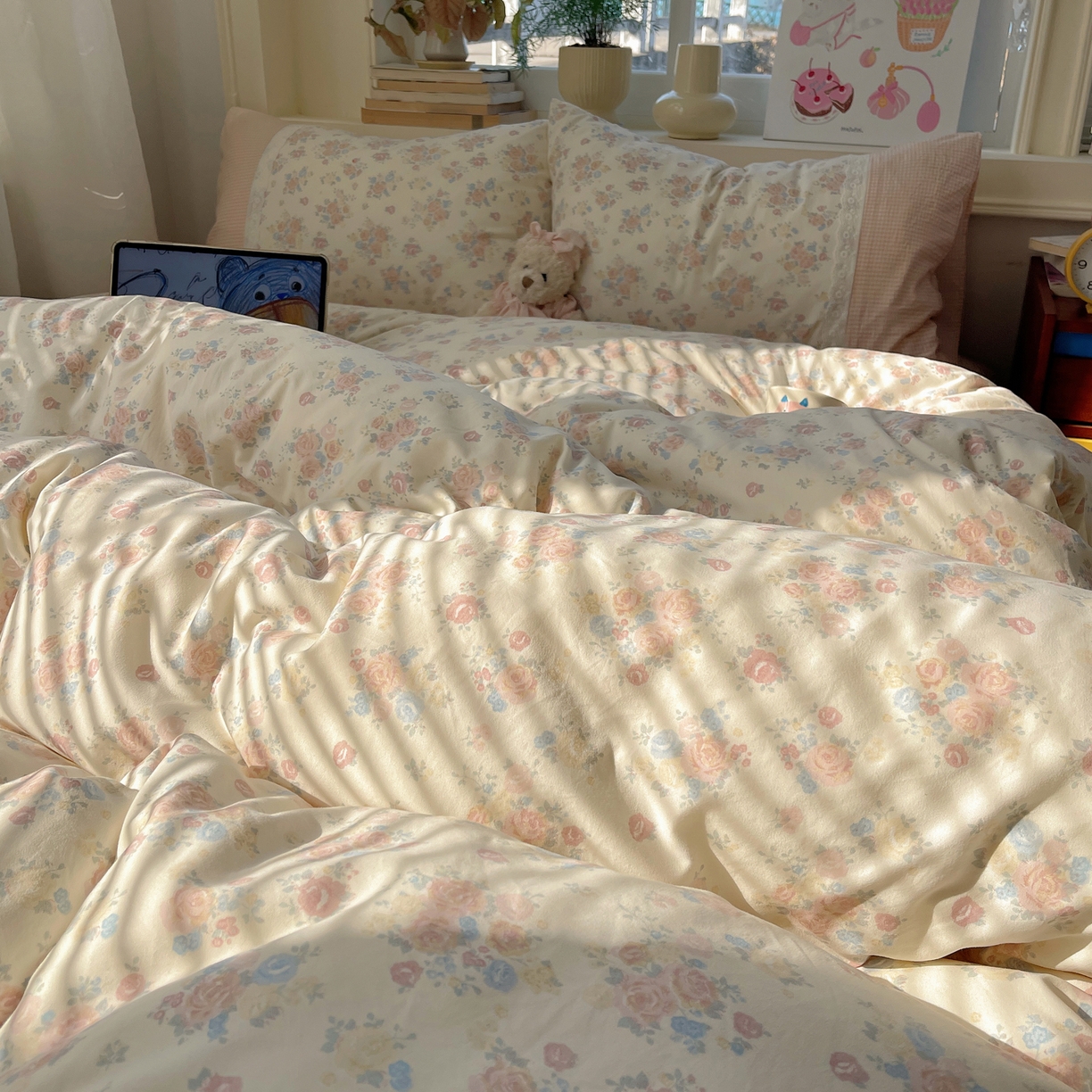 91家纺网 家纺一手货源 找家纺 花漾家居 2025新款小红书爆款小清新全棉纯棉刺绣小花边古法仿棉水洗棉四件套 花田初夏