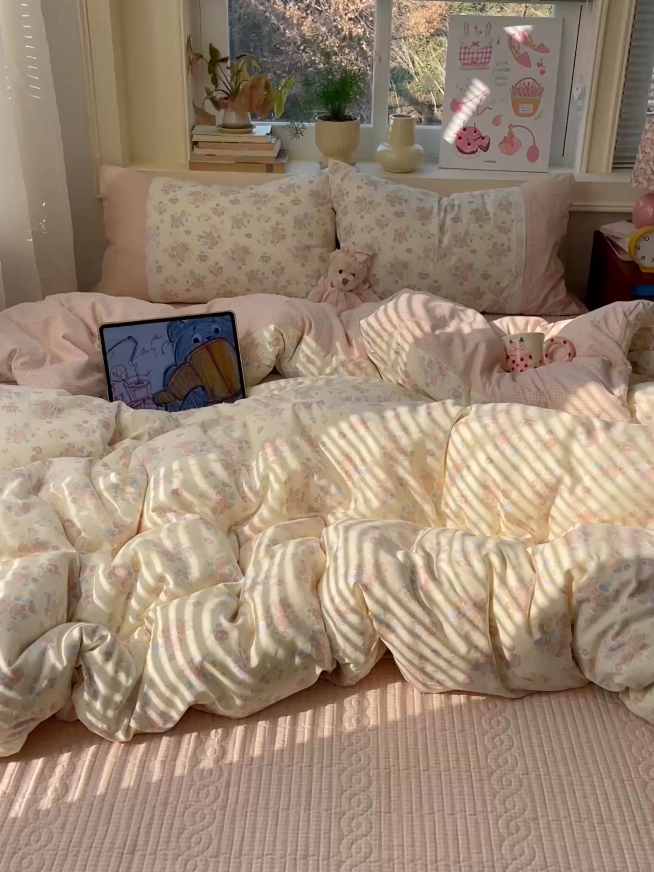 91家纺网 家纺一手货源 找家纺 花漾家居 2025新款小红书爆款小清新全棉纯棉刺绣小花边古法仿棉水洗棉四件套 花田初夏