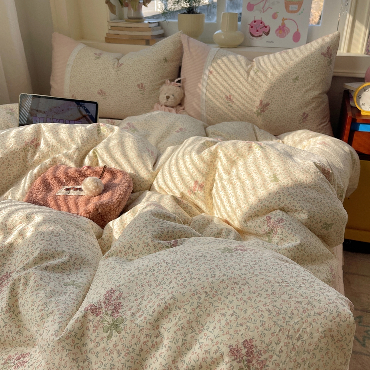 91家纺网 家纺一手货源 找家纺 花漾家居 2025新款小红书爆款小清新全棉纯棉刺绣小花边古法仿棉水洗棉四件套 花信子