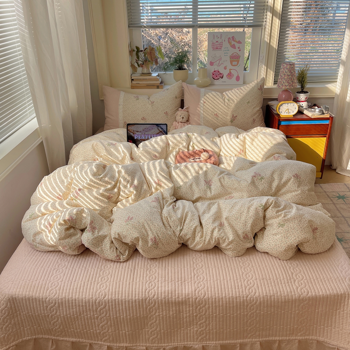 91家纺网 家纺一手货源 找家纺 花漾家居 2025新款小红书爆款小清新全棉纯棉刺绣小花边古法仿棉水洗棉四件套 花信子