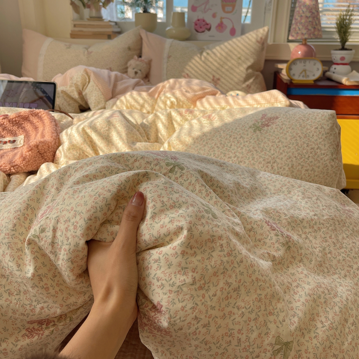 91家纺网 家纺一手货源 找家纺 花漾家居 2025新款小红书爆款小清新全棉纯棉刺绣小花边古法仿棉水洗棉四件套 花信子