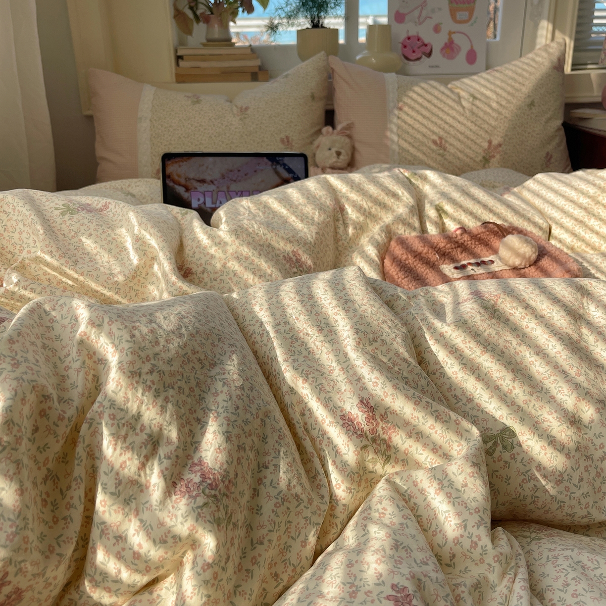 91家纺网 家纺一手货源 找家纺 花漾家居 2025新款小红书爆款小清新全棉纯棉刺绣小花边古法仿棉水洗棉四件套 花信子