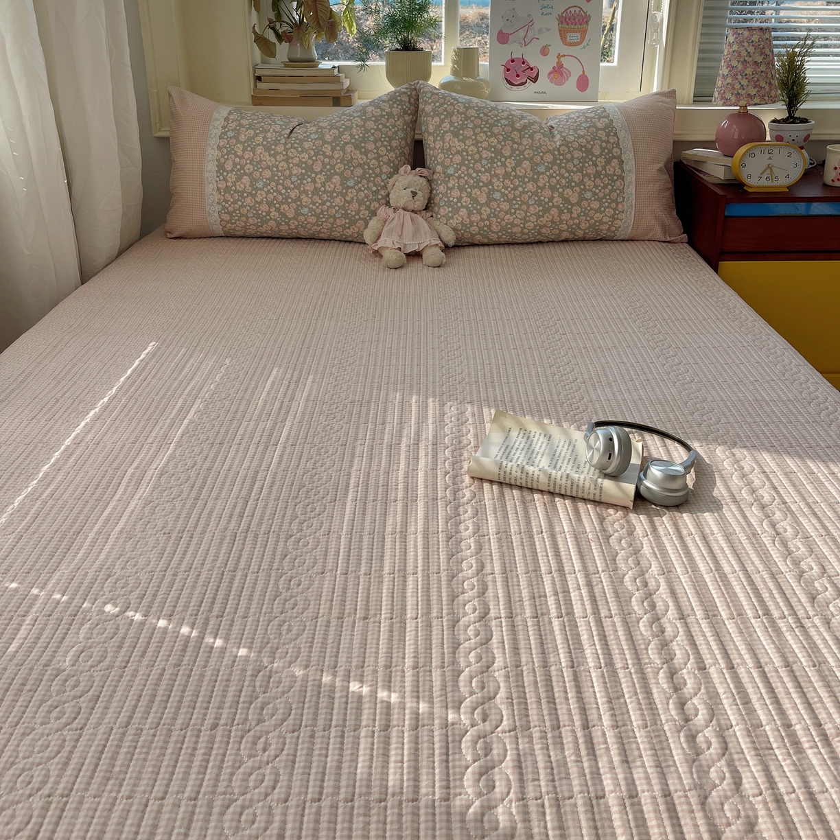 91家纺网 家纺一手货源 找家纺 花漾家居 2025新款小红书爆款小清新全棉纯棉刺绣小花边古法仿棉水洗棉四件套 玫瑰星云